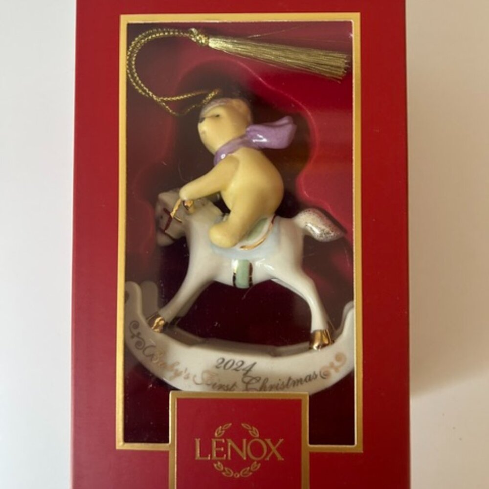 Lenox Disney 2024 Winnie the Pooh Baby's 1st Christmas Ornament NIB 🎄🍯